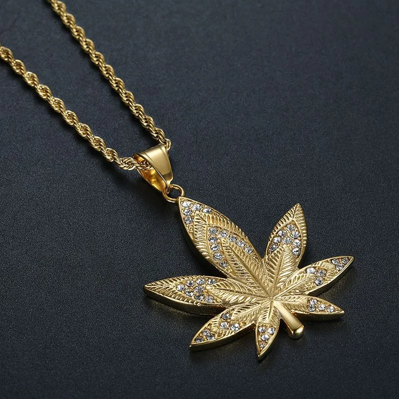 Colar de aço titânio com banho de ouro, fashion e resistente. Perfeito para uso diário ou para presentear com elegância e estilo. — foto 8