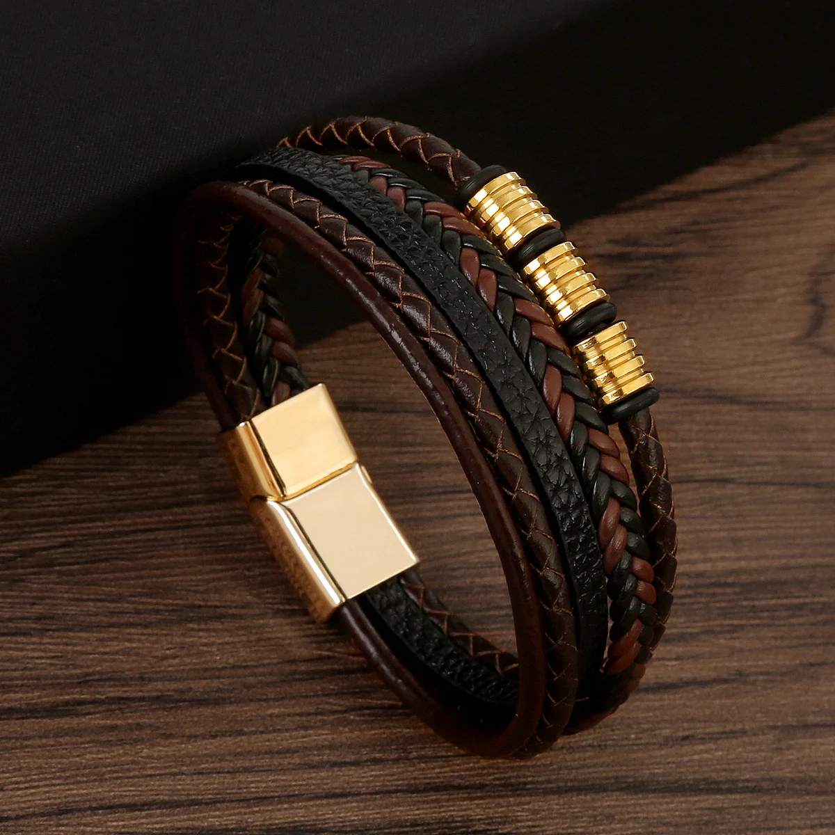 Pulseira trançada em aço inoxidável com fivela magnética Design elegante e moderno, fácil de colocar e retirar, durabilidade e conforto para uso diário — foto 5