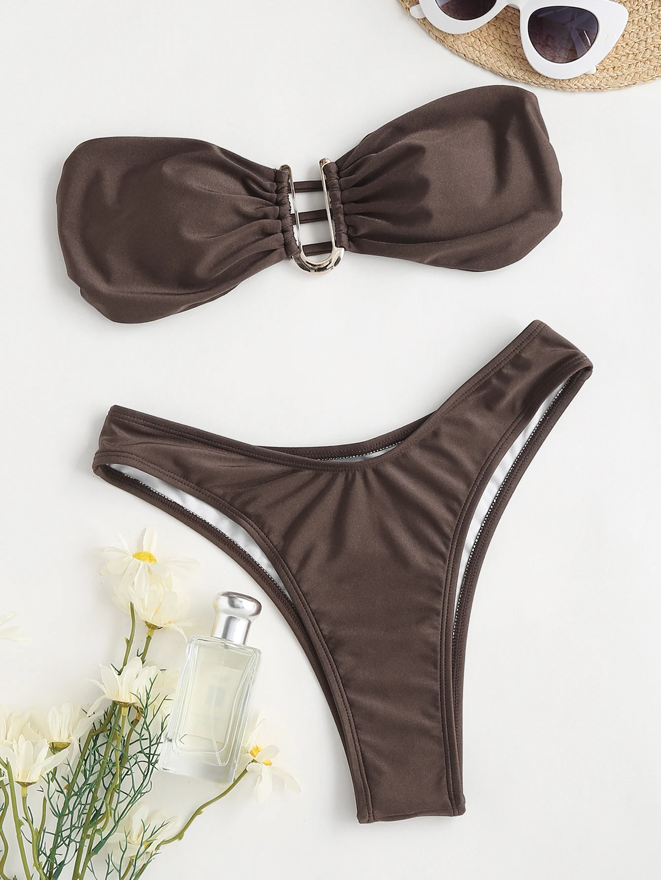 Title 7, Traje de baño U Shape V Iron Bikini
