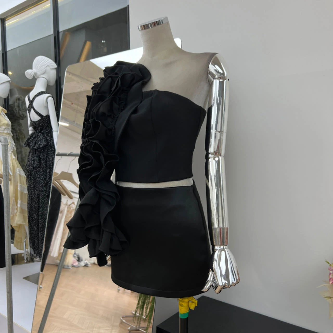 Title 2, Street Shot Goddess Flower Ribbon One-shoulder ...
