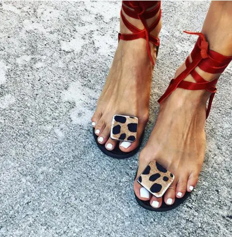 Lace up Roman sandals for women, perfect for summer. Stylish gladiators offering comfort and elegance for every step. Sh — photo 3