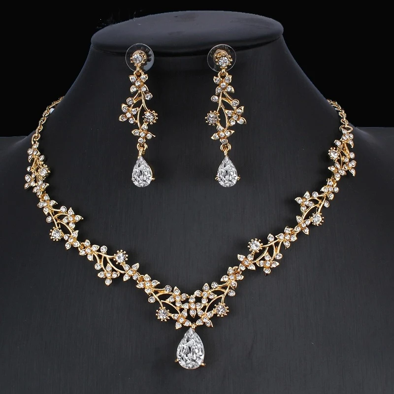 Conjunto de joias de zircônia dourada para noiva Colar e brincos de casamento Conjunto de duas peças Brilho e sofisticação no seu dia especial — foto 5