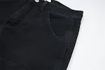 Heren denim shorts met wassing en gaten. Zomerse jeansshorts voor een casual look. Comfortabel en stijlvol voor warme dagen. — foto 16