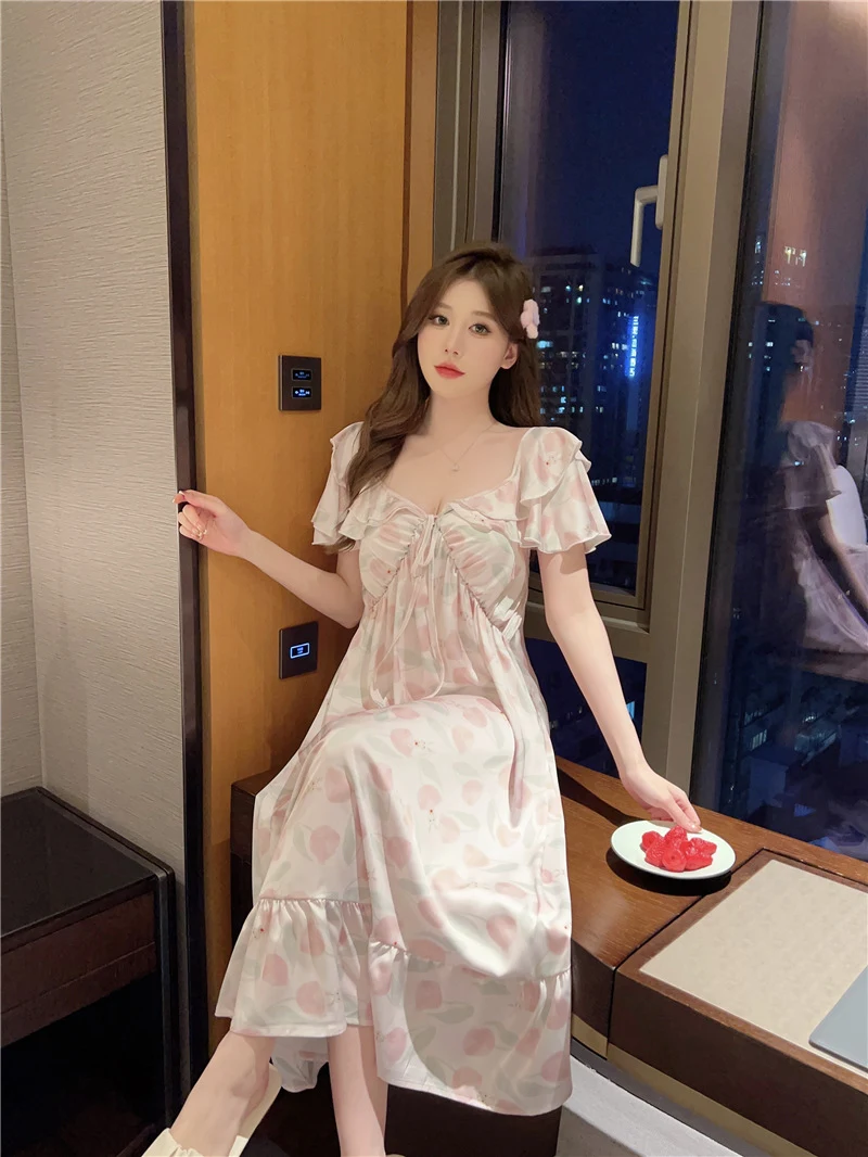 Pijama de seda francesa de verão para mulheres Durma com luxo e conforto neste pijama leve e respirável, ideal para as noites quentes de verão. — foto 5