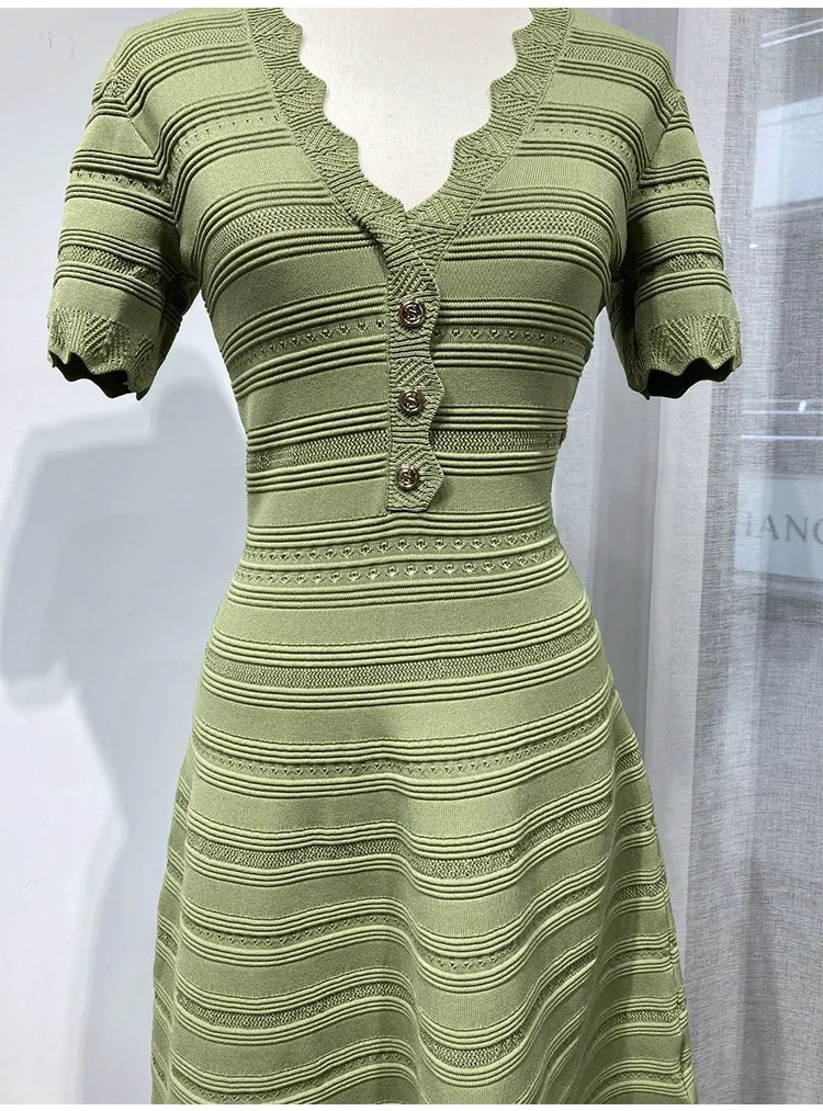 Title 12, Hollow High-end Green V-neck Knitted Dress Fren...