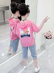 Roupa infantil de verão "net red", moda para crianças, frescor e estilo garantidos. Conforto e beleza para os dias ensolarados dos pequenos. — foto 2