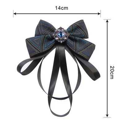 Title 20, Flor de Colarinho Masculina Britânica Exagerada...