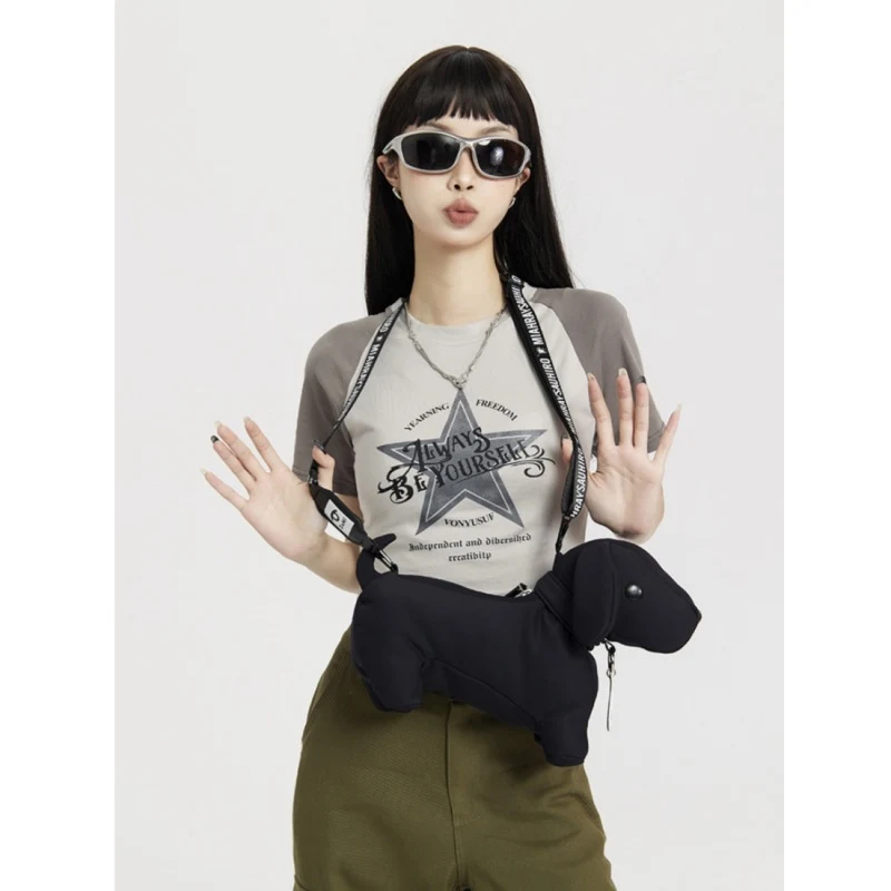 Bolsa Crossbody Feminina de Um Ombro com Design de Boneca Fofa. Leve seus pertences com estilo e charme, perfeita para o dia a dia e ocasiões especiais. — foto 15