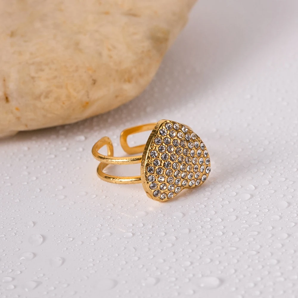 Anel de coração de amor popular com micro strass de personalidade. Um acessório charmoso e brilhante, perfeito para expressar amor e carinho. — foto 3