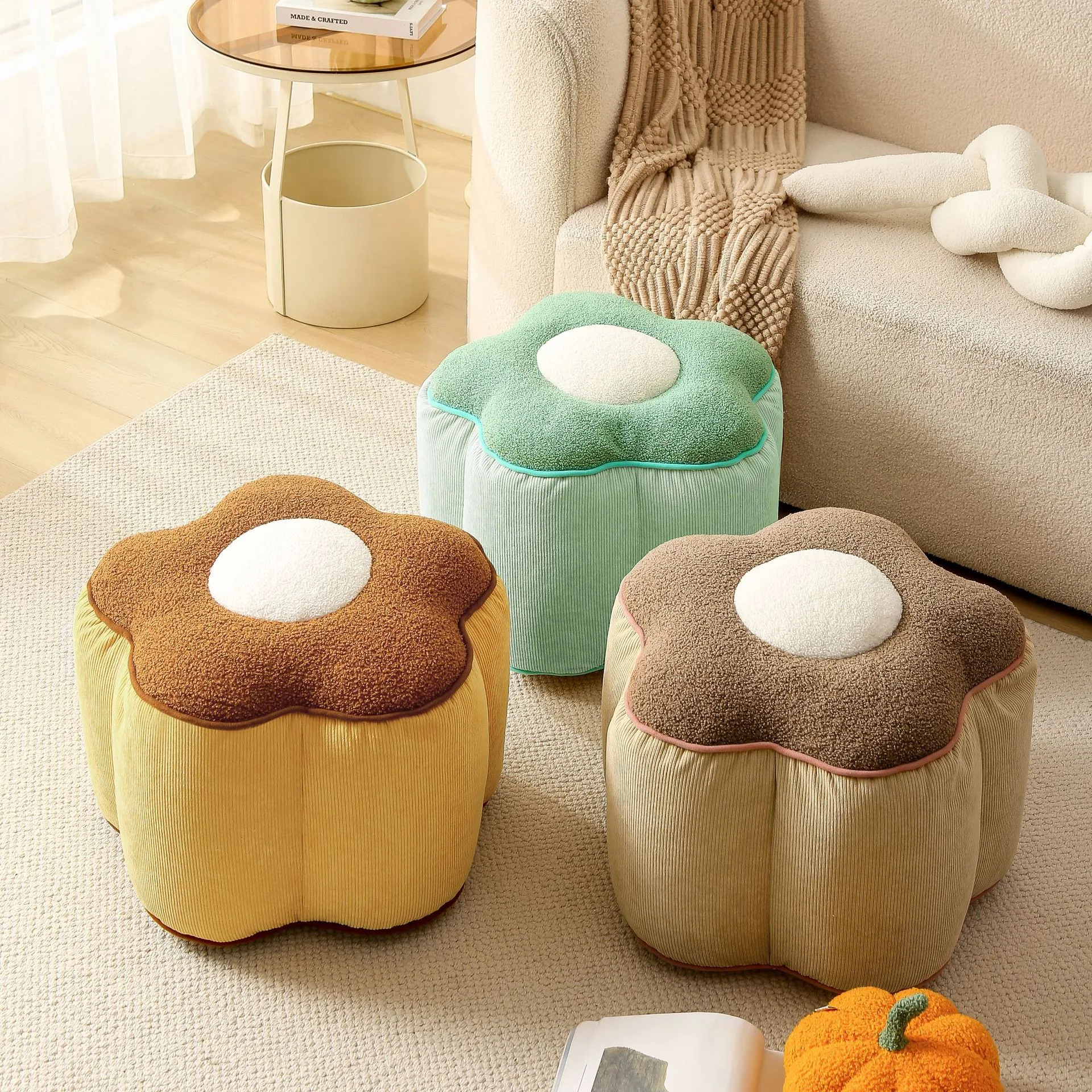 High-Grade Flower-Shaped Thickened Futon Cushion for Ultimate Comfort and Home Decor. Perfect for relaxing, reading, or — photo 2