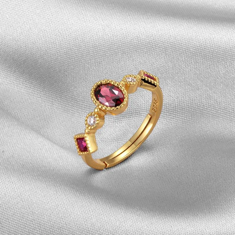 Anel de prata esterlina com design de romã para mulheres. Um toque de elegância e sofisticação para o seu visual diário. — foto 10