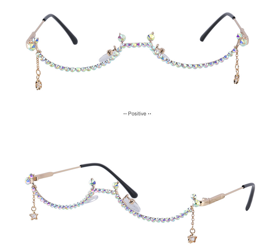 Title 3, Half-rimmed glasses