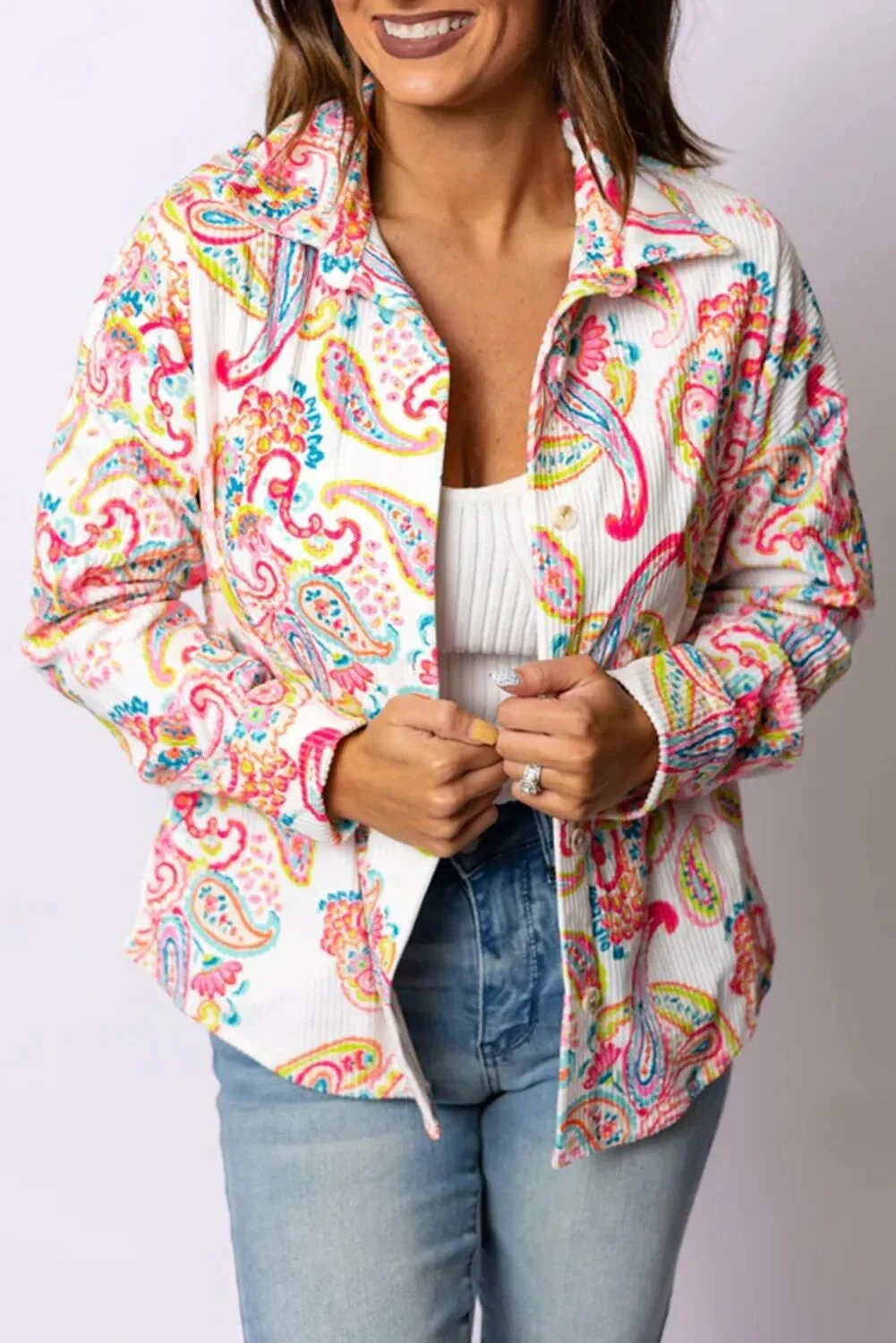 Camicia da donna con risvolto monopetto a maniche lunghe, ampia e alla moda — foto 10
