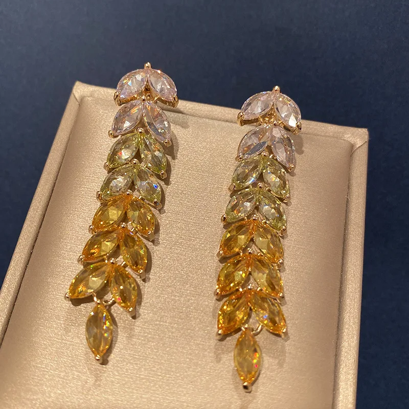 Brincos de espiga com gradiente de diamante, gota d'água e folha, para socialites, borlas da moda e graça, estilo elegante e moderno. — foto 17