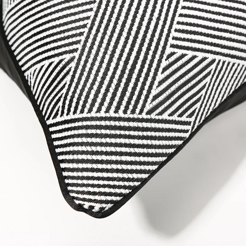 Capa de almofada listrada em preto e branco para sala, quarto, villa, hotel e B&B. Adicione um toque elegante e moderno à sua decoração. — foto 5