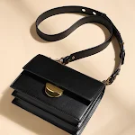 Bolsa crossbody com alça com tachas — foto 2