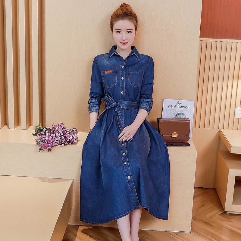 Robe chemise en jean coréenne mi-longue à manches longues. Élégance et confort pour un look tendance et polyvalent, idéal au quotidien. — photo 4