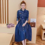 Robe chemise en jean coréenne mi-longue à manches longues. Élégance et confort pour un look tendance et polyvalent, idéal au quotidien. — photo 4