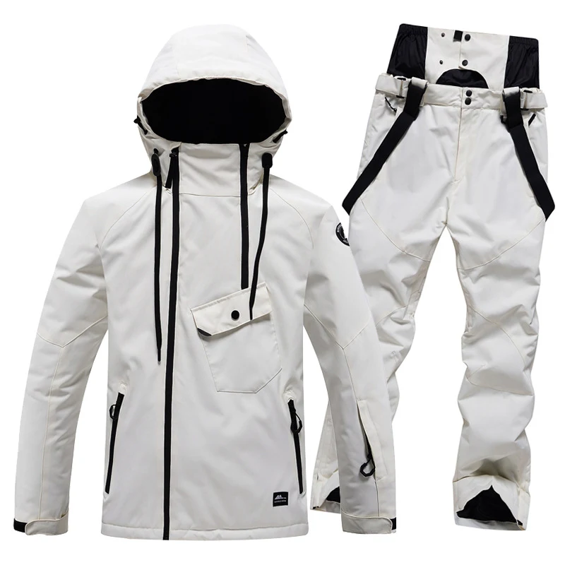 Tuta da sci tinta unita per uomo e donna. Protezione impermeabile e calore sulla neve. Perfetta per sciare e fare snowboard. Comfort e stile in montagna. — foto 14