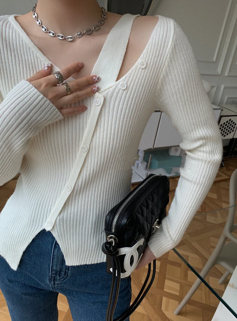 Diseño informal Hebilla oblicua Cuello irregular tejido Construcción cuidadosa en la máquina — foto 4