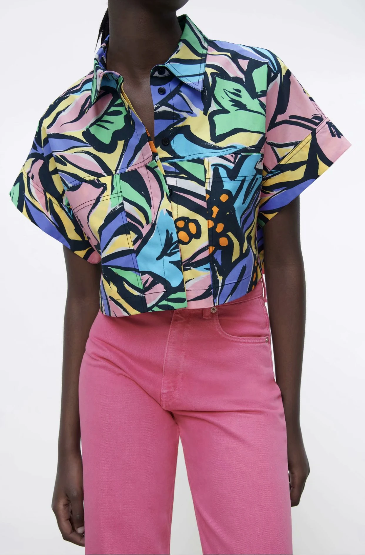 Camisa curta feminina de popeline com estampa de primavera — foto 5