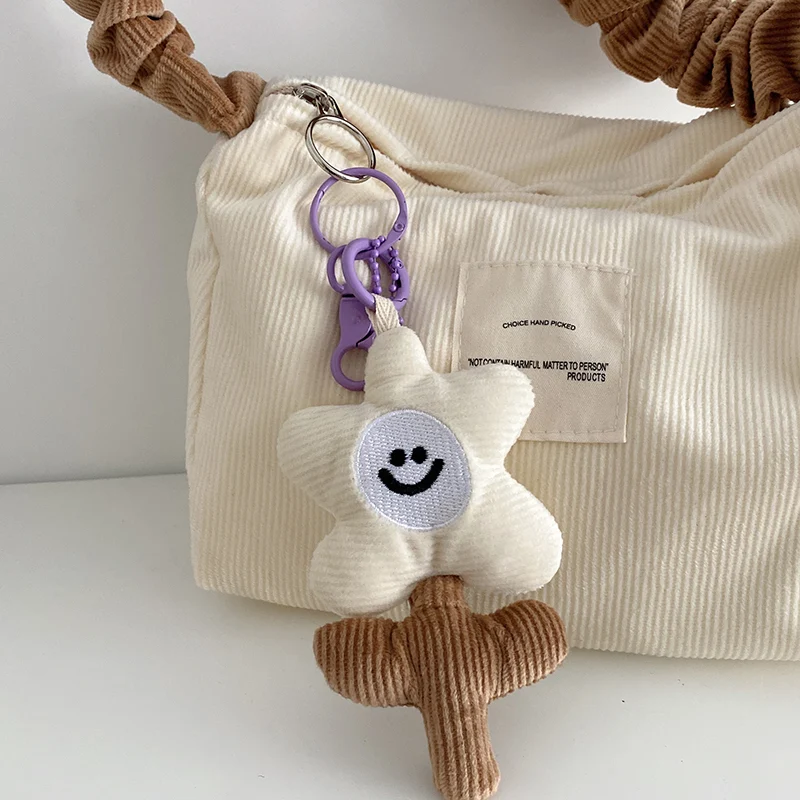 Bolsa de mão pequena com flores doces e acolchoadas, combina com tudo e é portátil, perfeita para um visual charmoso e prático. — foto 7