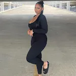 Macacão sensual e macio com alta elasticidade, mangas compridas, gola U e costuras. Conforto e estilo para um visual elegante. — foto 5