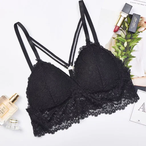 Title 2, Lace Edge Beautiful Back Wrapped Chest Tube Top...