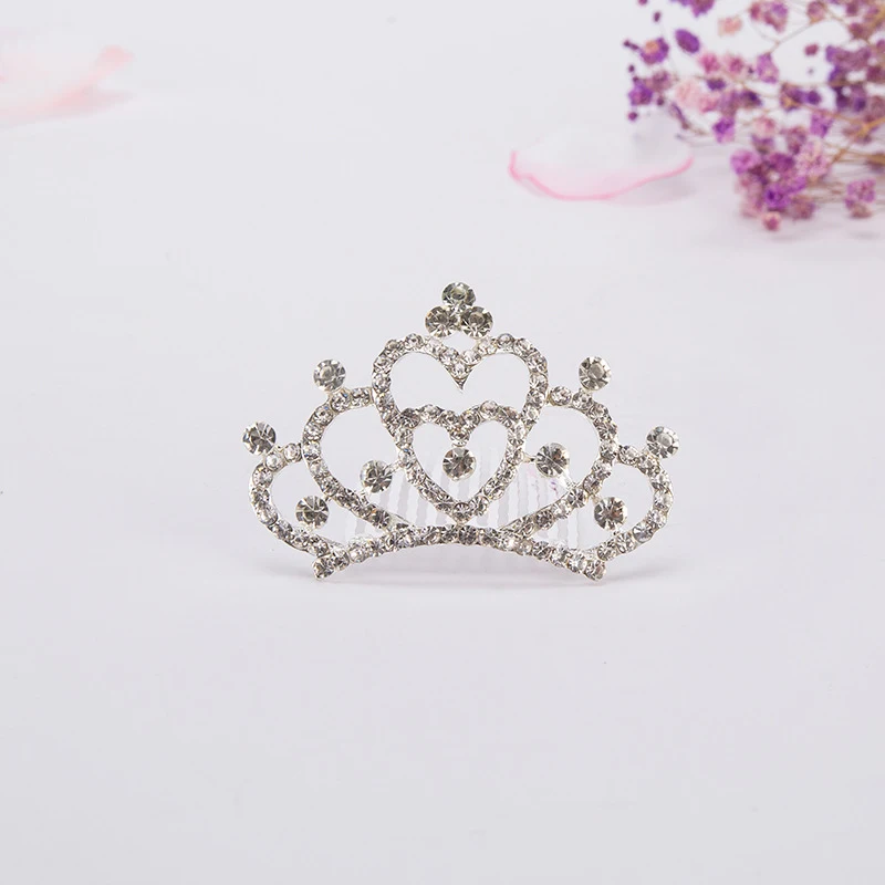 Title 3, Pente de cabelo infantil com coroa de diamantes...