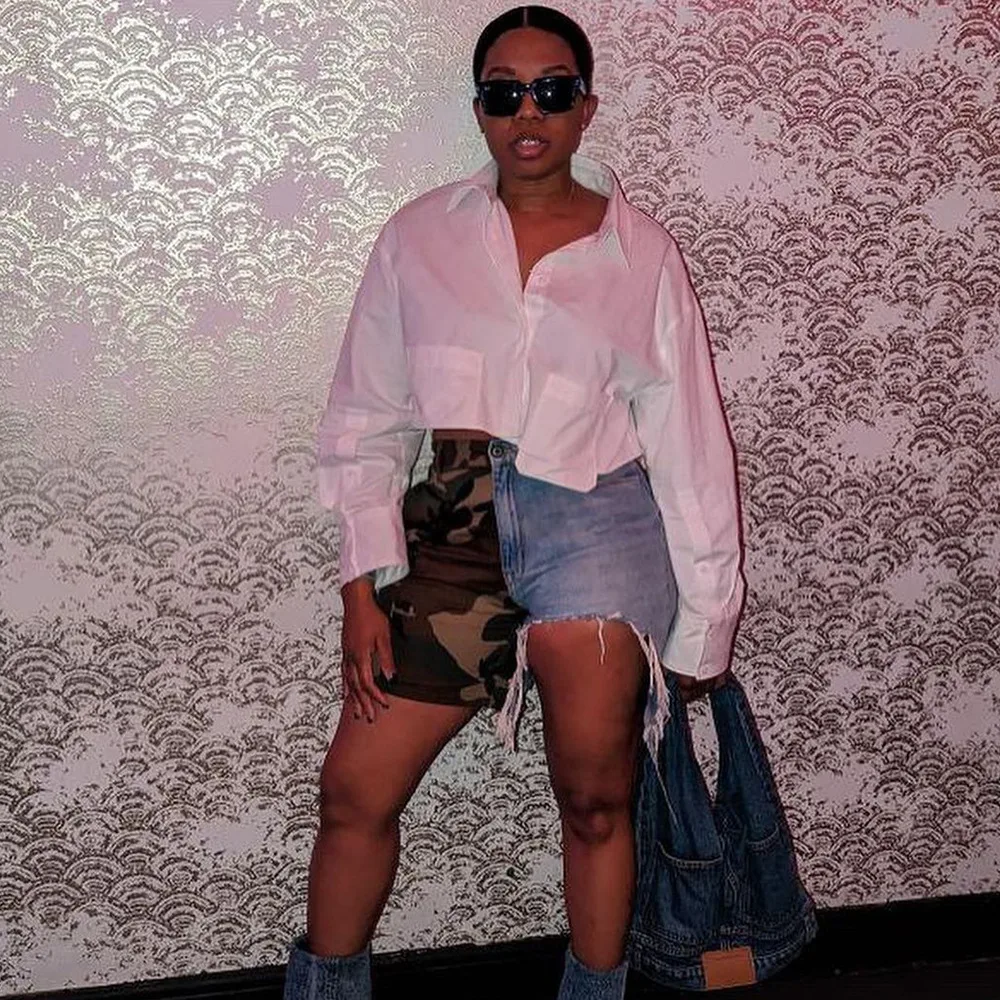 Title 3, Denim camouflage shorts voor dames met stiksels...