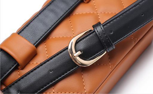 Title 3, Bolsa Crossbody Pequena com Fragrância e Corren...