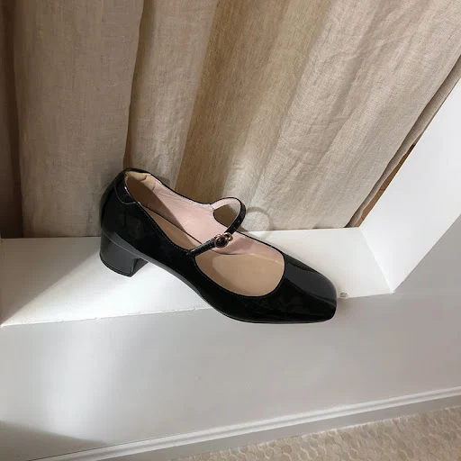 Title 3, Nieuwe damesschoenen met gesp, grote maten. Com...