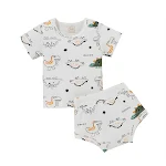 Conjunto infantil de shorts estampados duas peças. Conforto e estilo para as crianças. Ideal para brincar e se divertir. Tecido leve e respirável. — foto 10
