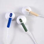 Cuffie con filo, design a cartoni animati alla moda per studenti. Comode, leggere e con audio di qualità, perfette per studio e intrattenimento. — foto 7