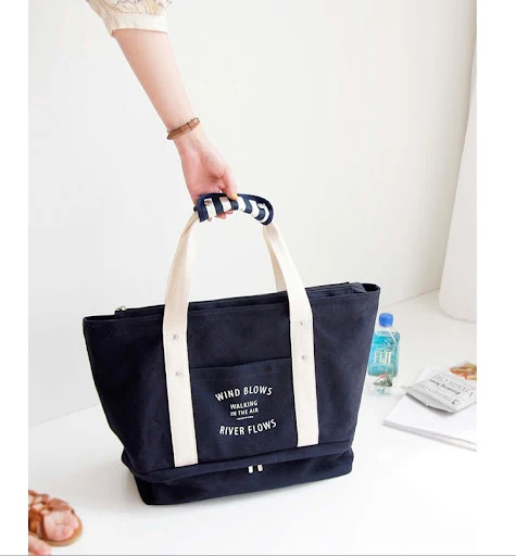 Title 17, One shoulder portable travel canvas bag for eas...