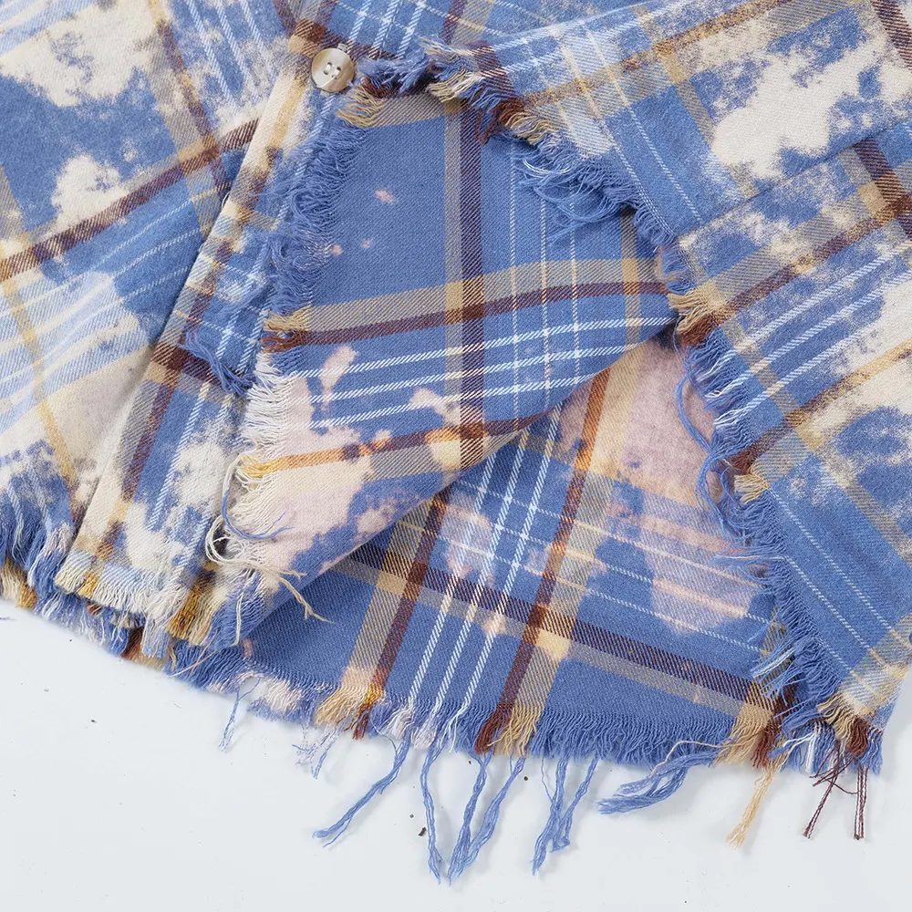 Erkek Moda Kişilik Ekose Tie-dye Gömlek. Rahat ve şık bir gömlek, modern görünüm için ideal. Tarzınızı ortaya koyun. — Fotoğraf 16