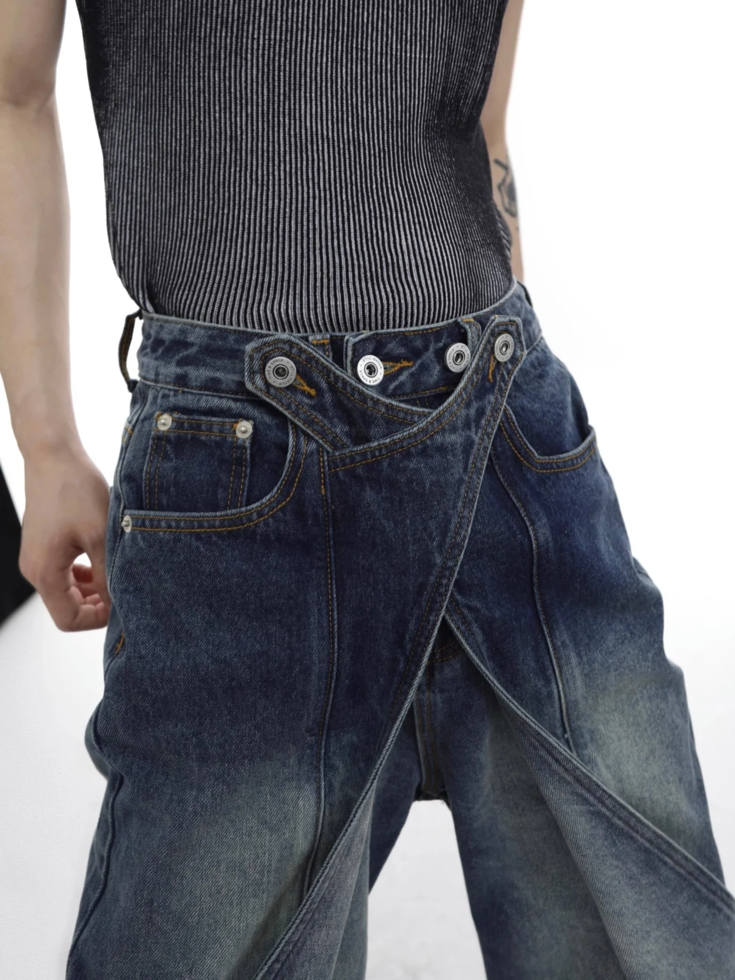 Jeans Design Sense Niche dall'aspetto usurato e slavato, stile unico per un look casual e alla moda, perfetti per ogni occasione. — foto 8