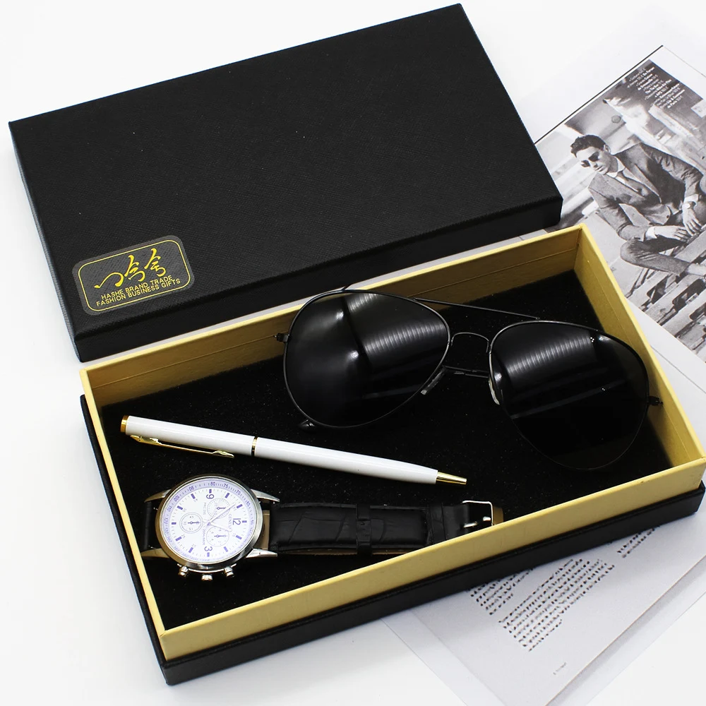 Relógio masculino para negócios, caneta, óculos e terno. Complete seu visual profissional com elegância e sofisticação. Ideal para o homem de sucesso. — foto 3
