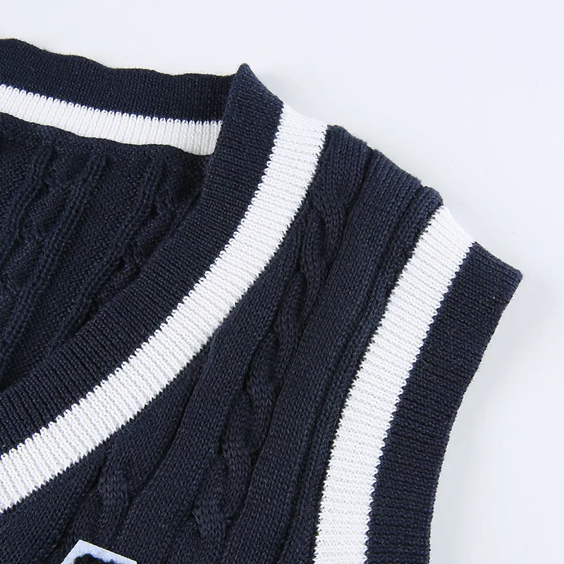 Women's Ultra-short Cropped Navel V-neck Contrast Color Wool Vest — photo 6