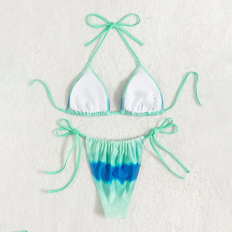Title 3, Traje de bikini triangular con cordones y volan...