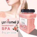 Whole Body Brightening Wet Salt Scrub. Reveal radiant, smooth skin with this exfoliating scrub. Gently buffs away dullne — photo 1