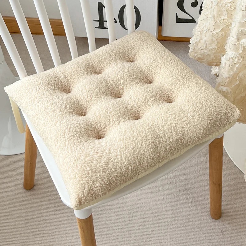 Almofada de pelúcia com estampa simples para casa, macia e confortável, ideal para decoração e para relaxar em sofás e poltronas. — foto 20