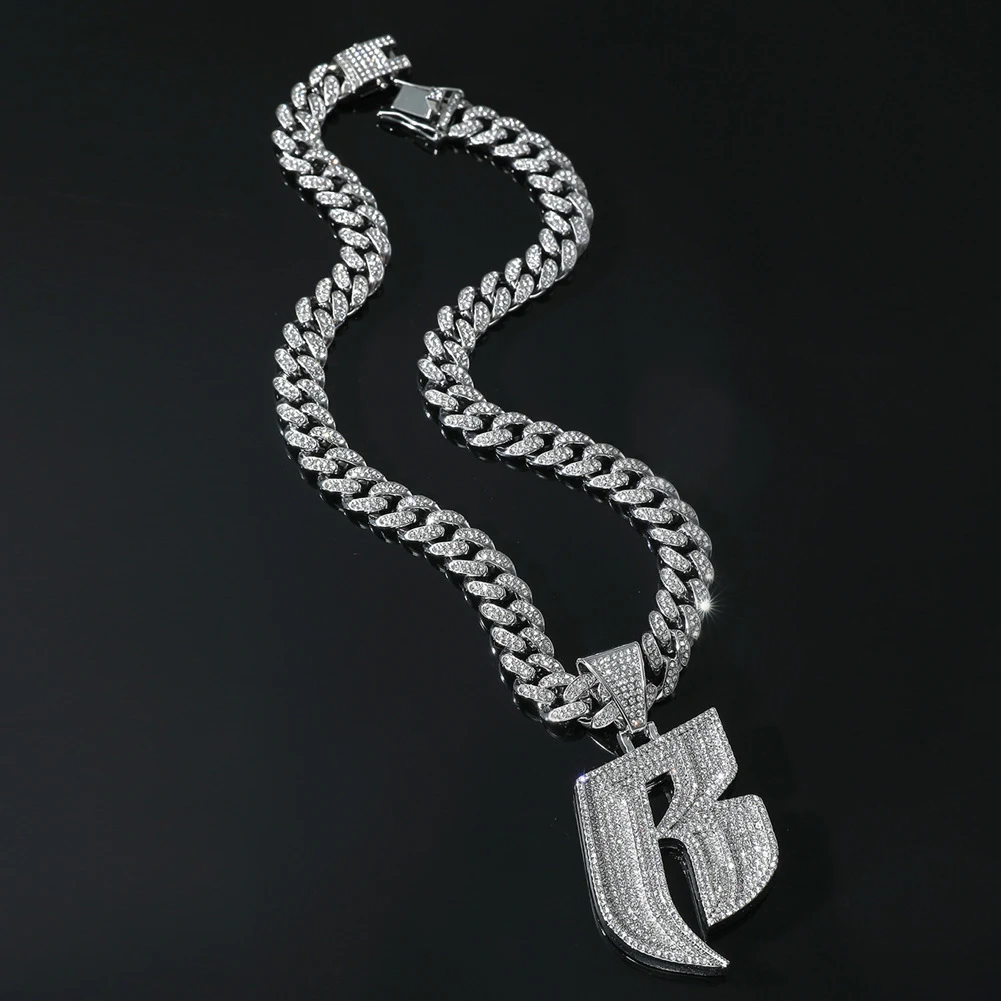 Colar masculino com pingente da letra B totalmente cravejado, adicione um toque de brilho e elegância ao seu visual, presente perfeito. — foto 21