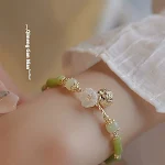 Pulseira Feminina de Bambu Olivine, com Sino, Luxo Leve e Design Elegante, Perfeita para um Toque Sofisticado no seu dia a dia — foto 2