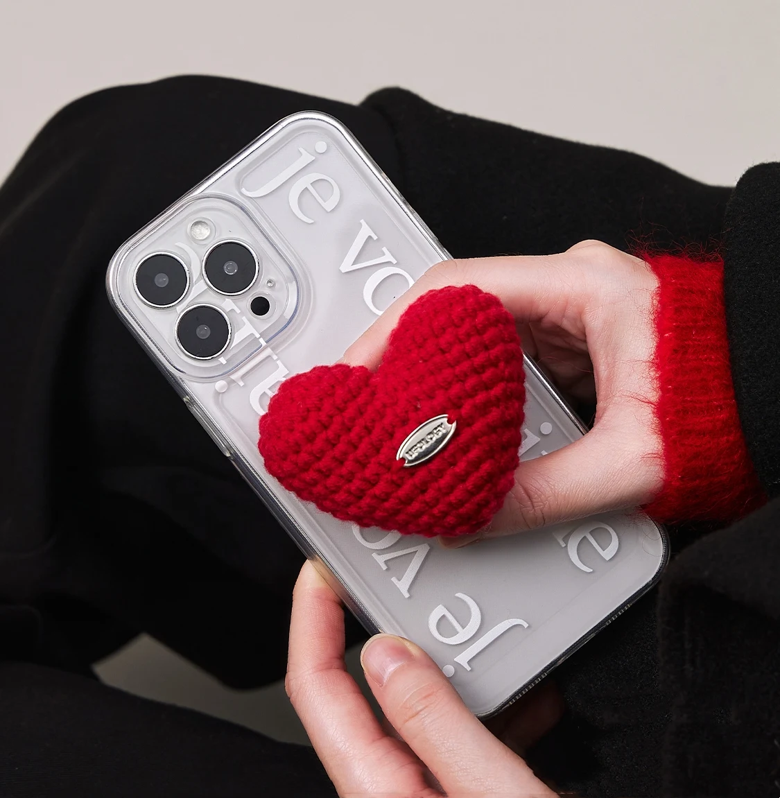 Title 5, Oryginalne Etui Knitted Love z podstawką. Wysok...