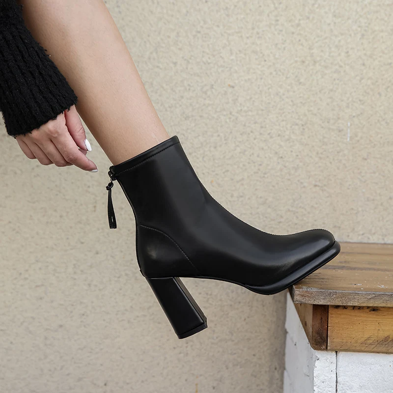 Summer Korean Style Fashion Boots with Thin Thick Heels and Large Sizes. Comfortable and stylish footwear for any occasi — photo 6