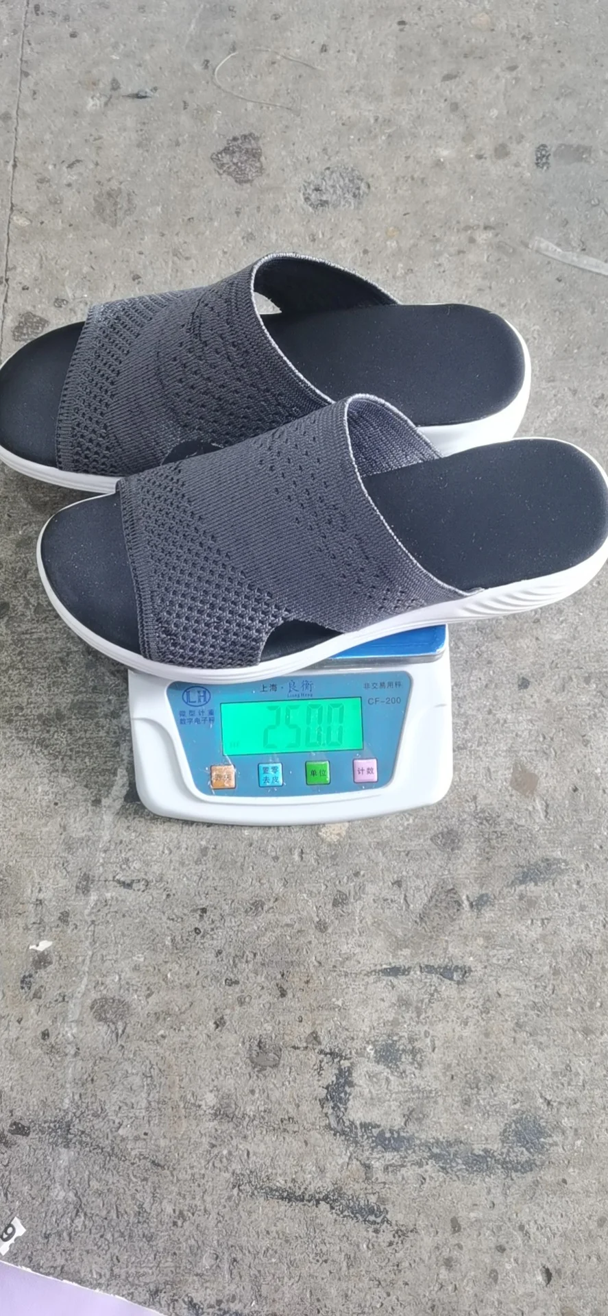 Lightweight Flying Woven Mesh Outer Wear Beach Sandals. Breathable and comfortable summer footwear perfect for the beach — photo 6