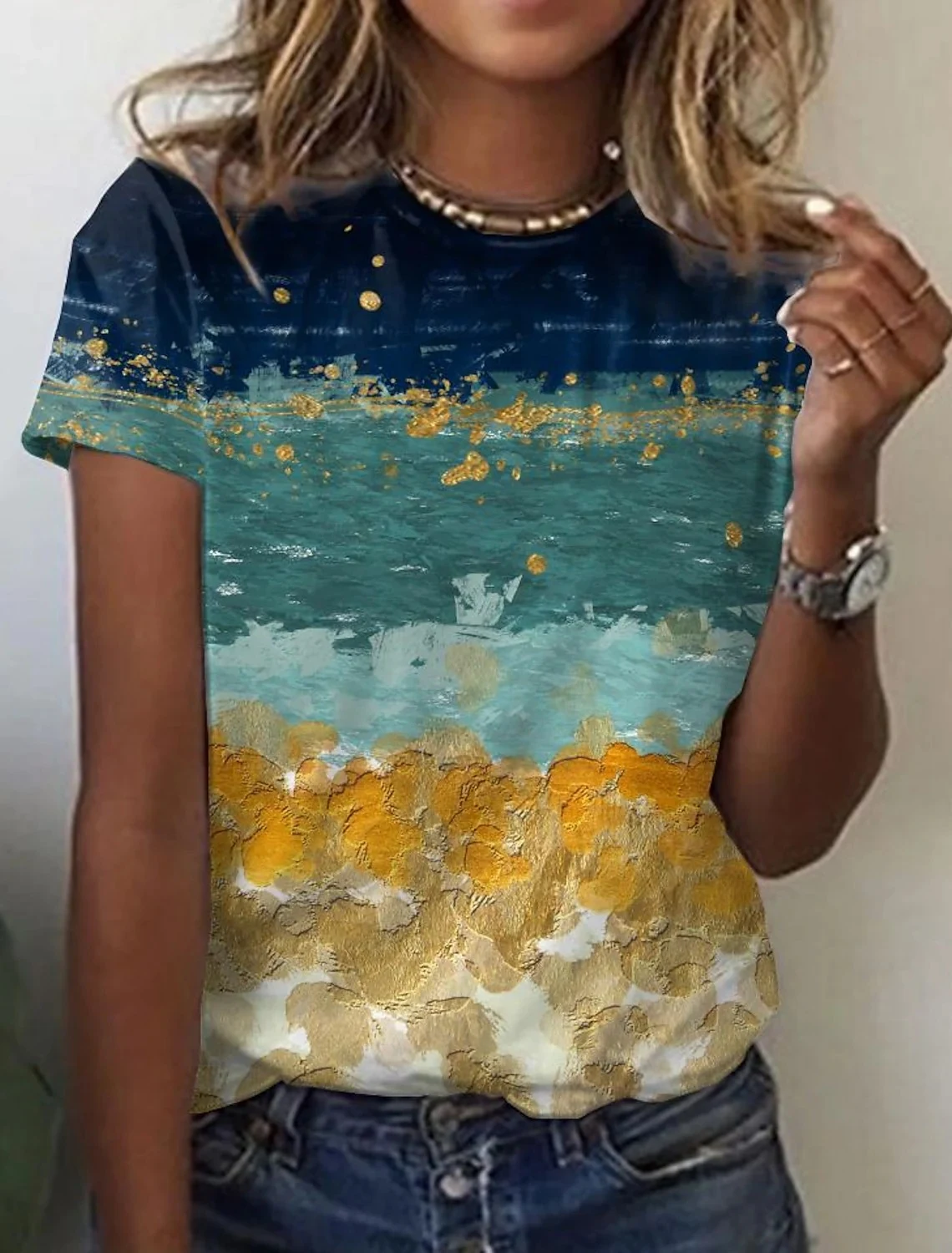 Nova camiseta feminina europeia e americana com estampa retrô abstrata, manga curta. Design moderno e elegante, ideal para diversas ocasiões. — foto 2