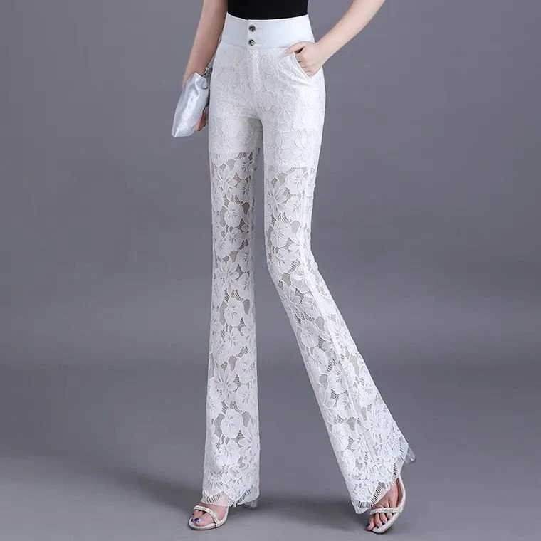 Calças flare de renda branca cintura alta com drapeado Elegância e conforto em uma peça única. Ideal para looks sofisticados e modernos. — foto 5