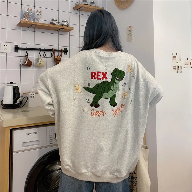 Title 2, Suéter bordado de dinossauro feminino solto tam...
